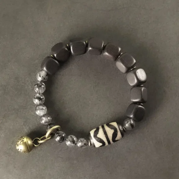 How to Identify Real Black Crystal and Its Common Flaws - Buddha Bodhis Ebony & Black Rutilated Quartz Bracelet