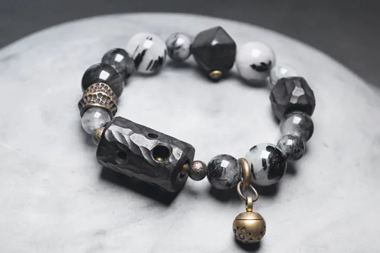 How to Identify Real Black Crystal and Its Common Flaws 2 - Buddha Bodhis Obsidian, Ebony, Black Rutilated Quartz