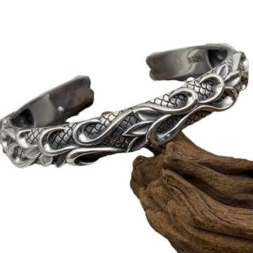 Natural Ice-Glutinous Jadeite Plum Blossom Studs | S925 Silver Healing Earrings 4 - Buddha Bodhis Natural Ice-Glutinous Jadeite Plum Blossom Studs | S925 Silver Healing Earrings 3 - Buddha Bodhis