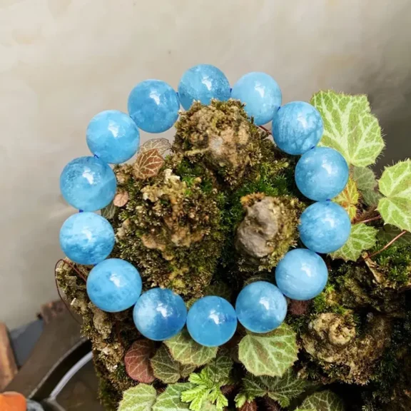 How to Use Aquamarine Stone for Clarity & Courage 1 - Buddha Bodhis How to Use Aquamarine Stone for Clarity & Courage