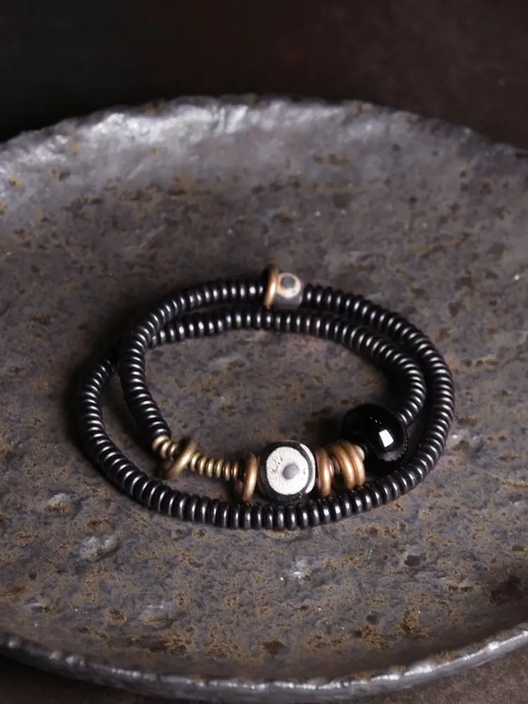 Single-Eye Dzi Bead Bracelet Amulet for The Watchful Path (4) Single-Eye Dzi Bead Bracelet Amulet for The Watchful Path