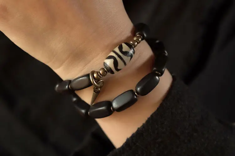 The Wave of Fortune: A Wave of Fortune Dzi Bracelet 7 - Buddha Bodhis The Wave of Fortune A Wave of Fortune Dzi Bracelet