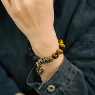 Tiger's Eye and Ebony Arrowhead Bracelet Grounded Action
