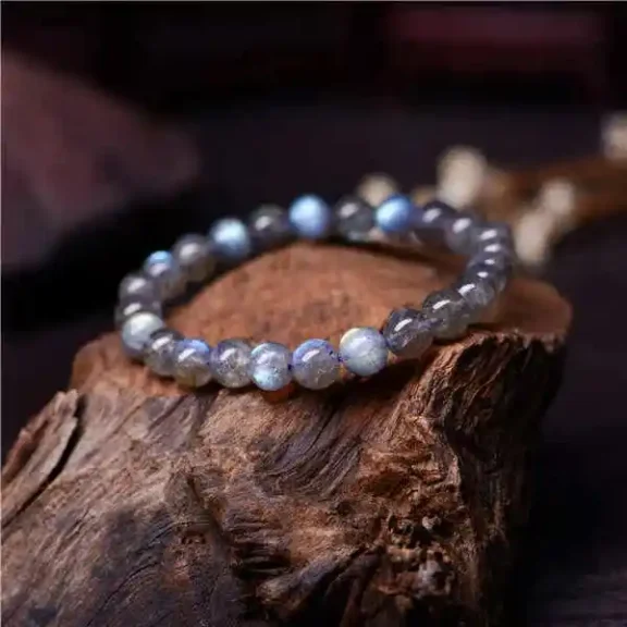 A Guide to the Labradorite Bracelet: Its Meaning, Benefits, and How to Wear It 1 - Buddha Bodhis A Guide to the Labradorite Bracelet: Its Meaning, Benefits, and How to Wear It