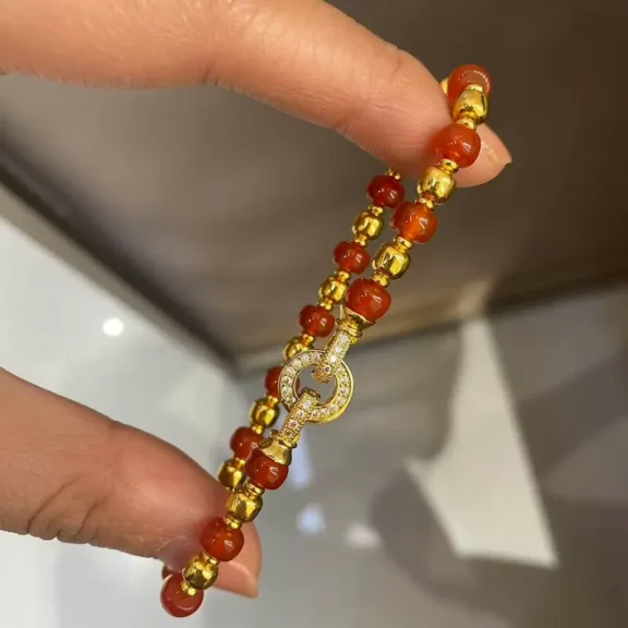 Carnelian Bracelet: A Guide to Its Meaning, Benefits, and Uses 1 - Buddha Bodhis Carnelian Bracelet A Guide to Its Meaning, Benefits, and Uses