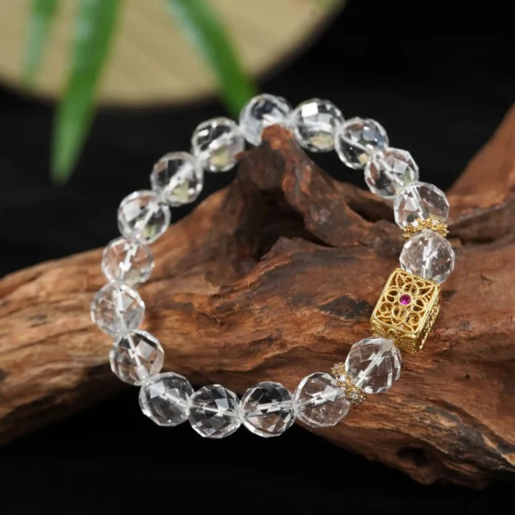Clear Quartz Bracelet: A Guide to Its Meaning, Benefits, and How to Wear It 3 - Buddha Bodhis Clear Quartz Bracelet A Guide to Its Meaning, Benefits, and How to Wear It