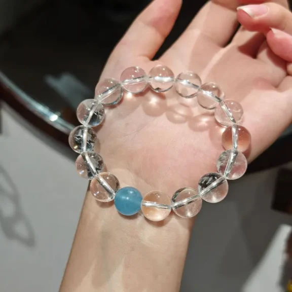 Clear Quartz Bracelet: A Guide to Its Meaning, Benefits, and How to Wear It 1 - Buddha Bodhis Clear Quartz Bracelet A Guide to Its Meaning, Benefits, and How to Wear It