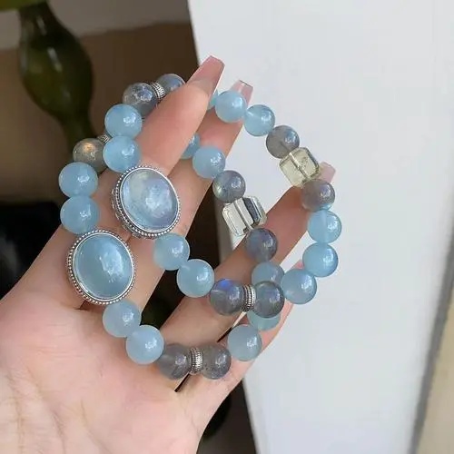 The Meaning of the Aquamarine Bracelet: A Guide to Its Benefits and Spiritual Properties 1 - Buddha Bodhis The Meaning of the Aquamarine Bracelet A Guide to Its Benefits and Spiritual Properties