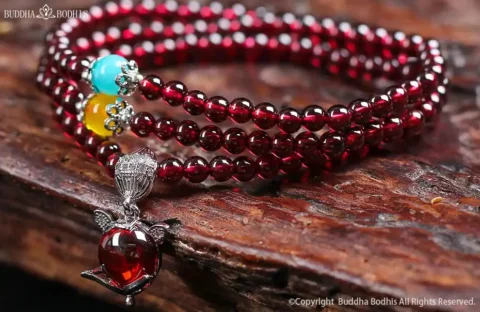 The Spiritual Meaning and Benefits of a Garnet Bracelet