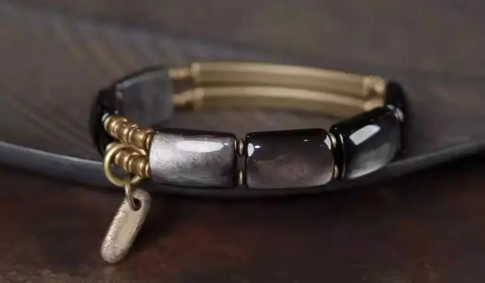 The Spiritual Meaning of Silver Sheen Obsidian: A Mirror to the Soul 3 - Buddha Bodhis The Spiritual Meaning of Silver Sheen Obsidian A Mirror to the Soul