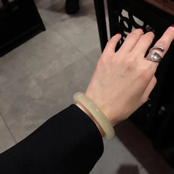 The Spiritual Meaning of a Jade Bangle: Benefits, Placement & Care 3 - Buddha Bodhis The Spiritual Meaning of a Jade Bangle Benefits, Placement & Care