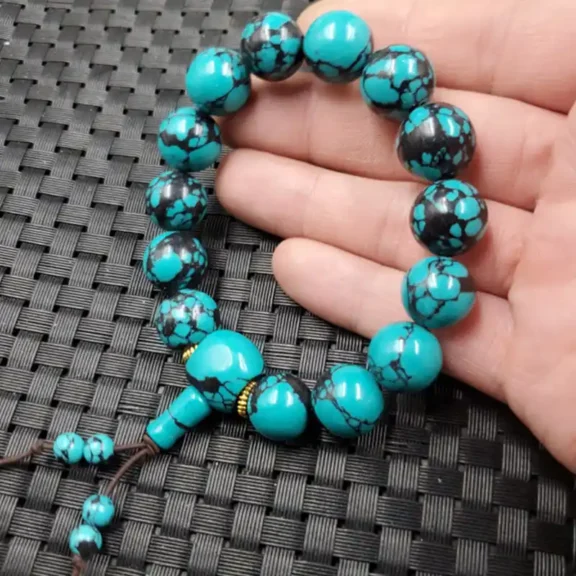The Spiritual Meaning of a Turquoise Bracelet: A Guide to Its Properties and Benefits 2 - Buddha Bodhis The Spiritual Meaning of a Turquoise Bracelet A Guide to Its Properties and Benefits
