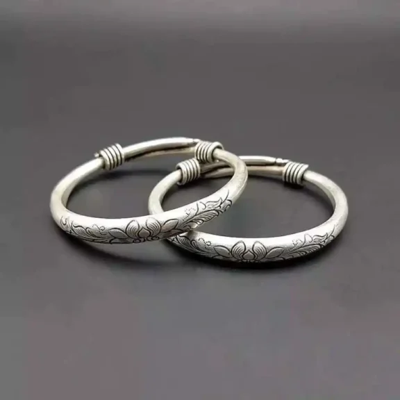 A Guide to Feng Shui Ring Placement: Which Finger to Wear for Wealth and Luck 1 - Buddha Bodhis A Guide to Feng Shui Ring Placement Which Finger to Wear for Wealth and Luck