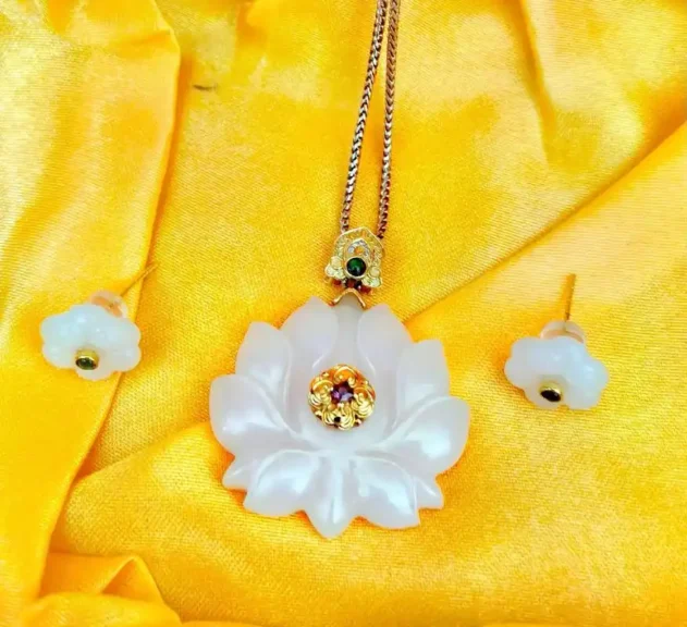 The Deep Meaning of the Lotus Flower: Symbolism Across Colors and Cultures 2 - Buddha Bodhis The Deep Meaning of the Lotus Flower: Symbolism Across Colors and Cultures