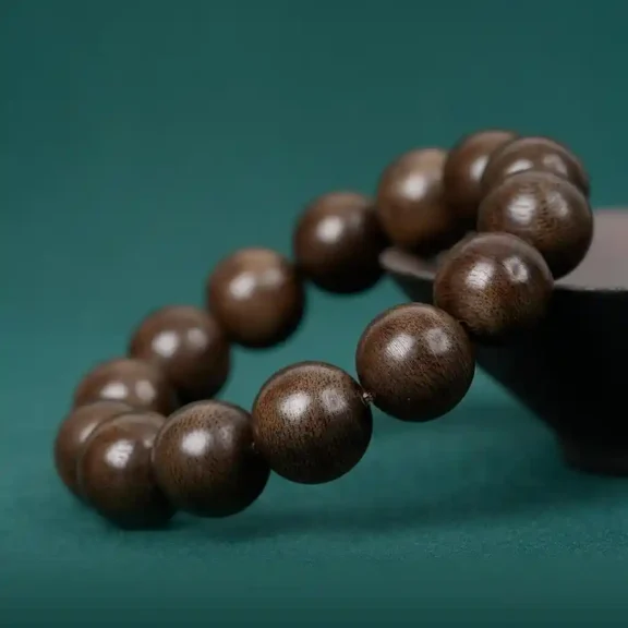 The Spiritual Meaning of an Agarwood Bracelet: A Guide to Its Benefits and Symbolism 3 - Buddha Bodhis The Spiritual Meaning of an Agarwood Bracelet: A Guide to Its Benefits and Symbolism