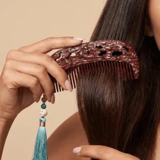 luxury-carved-rosewood-comb-tassel-fashion