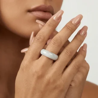 tianshan-cui-jade-ring-american-fashion-model-hand_
