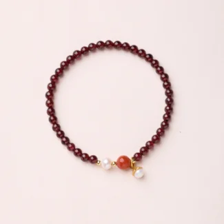 Garnet, Red Agate & Pearl Teardrop Charm Bracelet – Elegance, Vitality & Warmth (3)