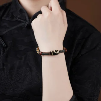 Tibetan-Style Agate Wealth Deity Dzi Bead Bracelet – Prosperity, Abundance & Spiritual Protection (2)