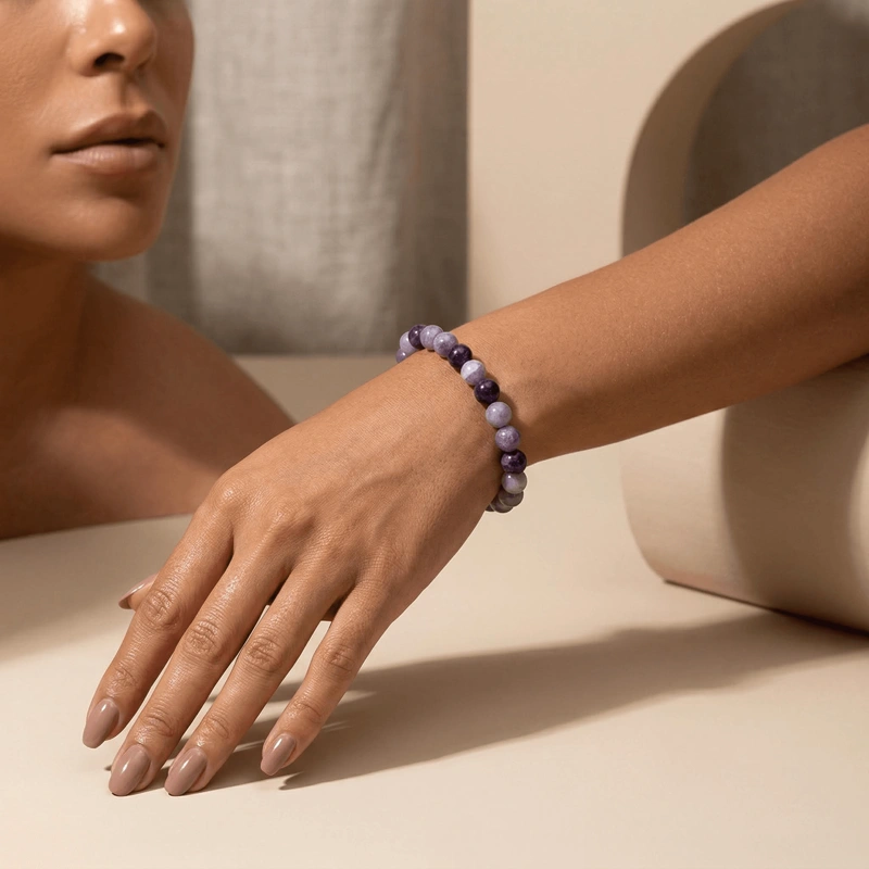 amethyst-natural-stone-beaded-bracelet-fashion-model