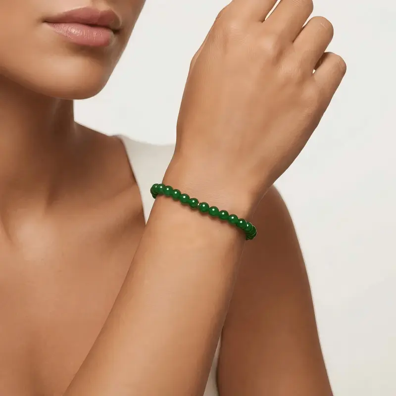 green-agate-chalcedony-beaded-bracelet-fashion-model