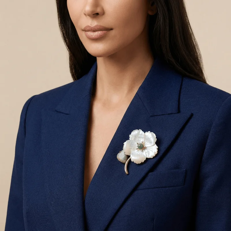 luxury-peach-blossom-mother-of-pearl-brooch-american-fashion-style
